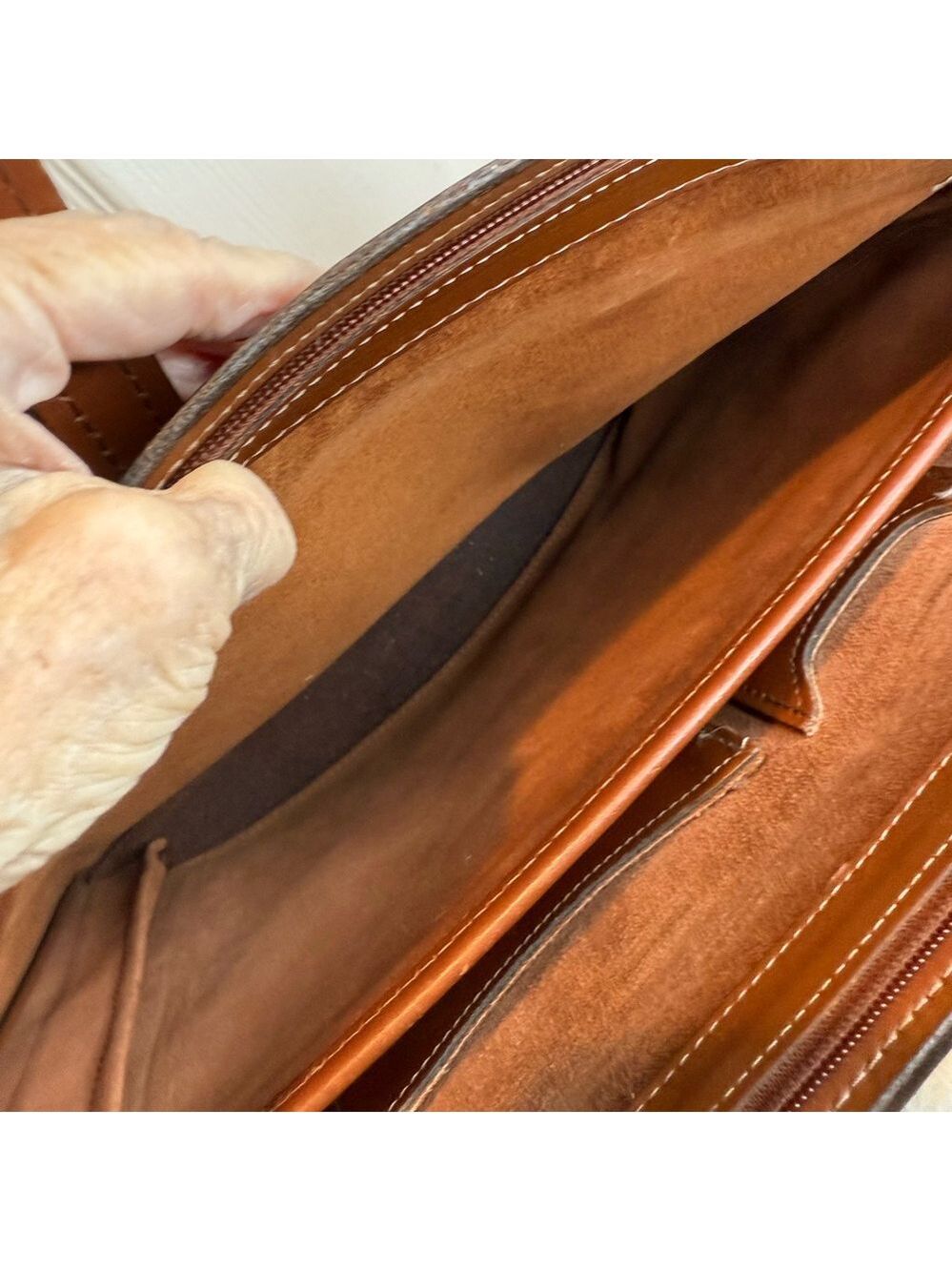 HARTMANN VINTAGE PORTFOLIO LEATHER EXECUTIVE STRUCTURED BRIEFCASE - Picture 7 of 14